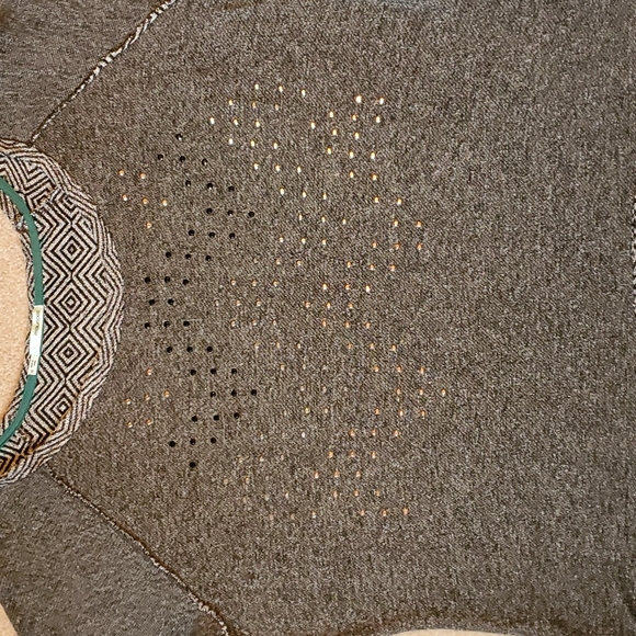 Maurices gray sweatshirt with black chevron print on edges size 1X - Picture 9 of 16